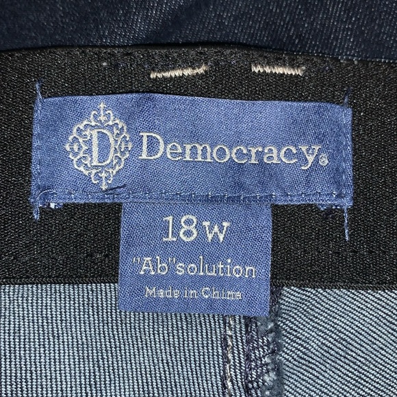 Democracy Jeans - Picture 3 of 7